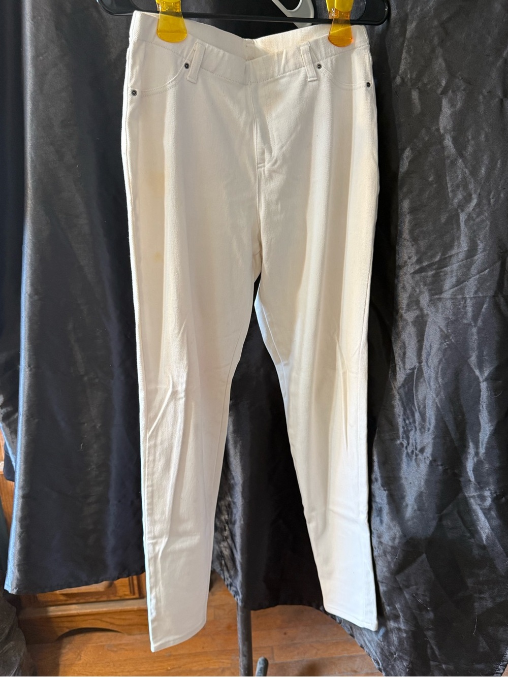 Slim Fit Women’s Cream Jeggings
